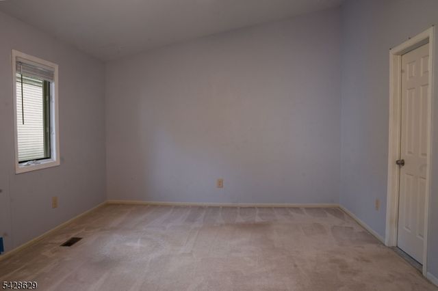 5 Elm Ter, Raritan Twp., NJ 08822