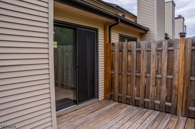 5 Elm Ter, Raritan Twp., NJ 08822