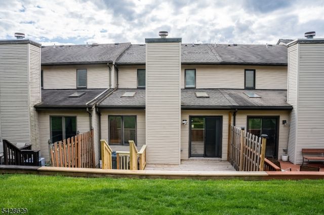 5 Elm Ter, Raritan Twp., NJ 08822