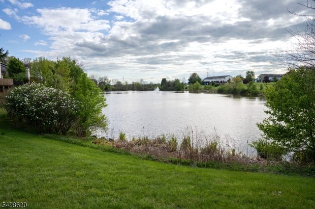 5 Elm Ter, Raritan Twp., NJ 08822