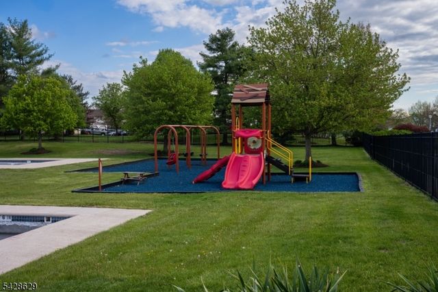 5 Elm Ter, Raritan Twp., NJ 08822