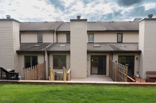 5 Elm Ter, Raritan Twp., NJ 08822