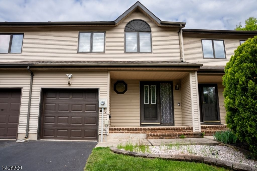 5 Elm Ter, Raritan Twp., NJ 08822