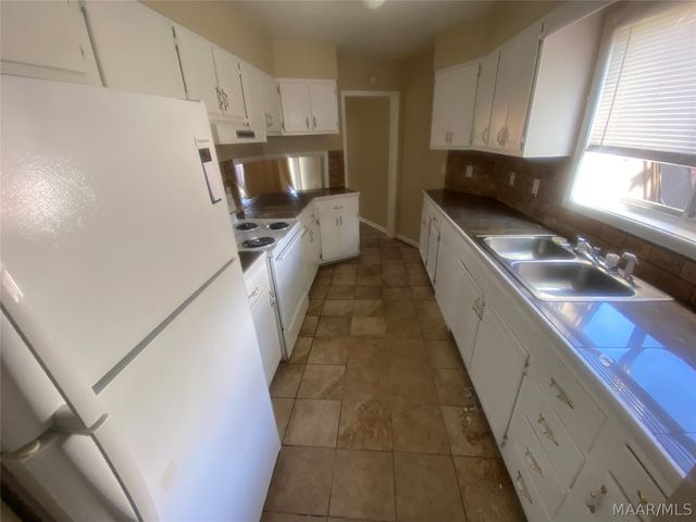 2440 Price Street C, Montgomery, AL 36111