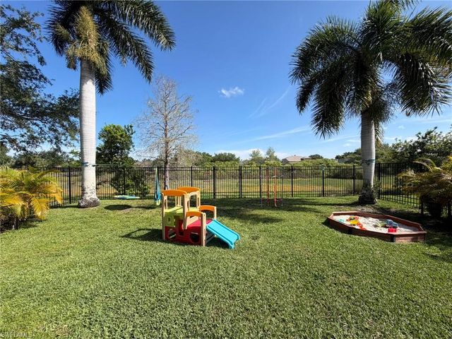 8860 Fawn Ridge DR, Fort Myers, FL 33912