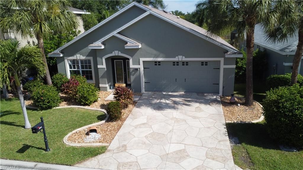 8860 Fawn Ridge DR, Fort Myers, FL 33912