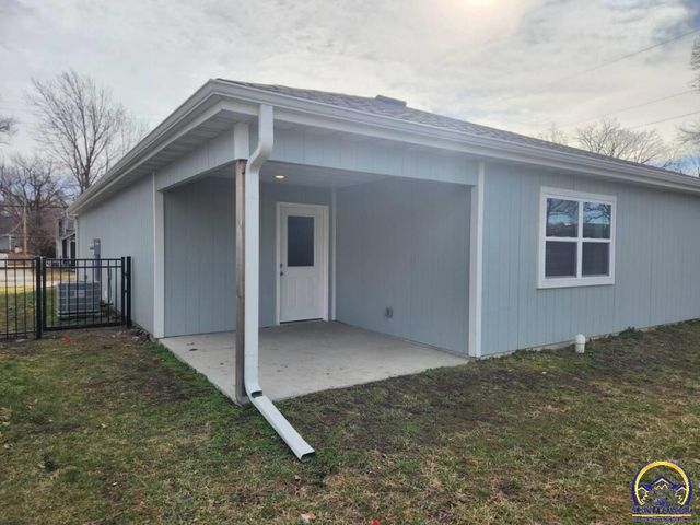 627 Oak ST, Emporia, KS 66801