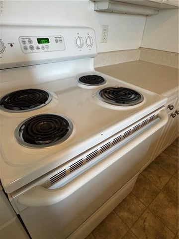 2037 Smallbrooke CT, Virginia Beach, VA 23454