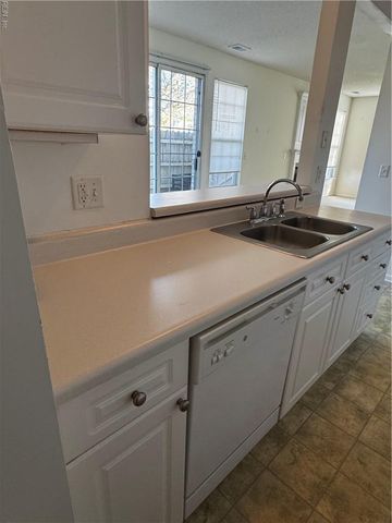 2037 Smallbrooke CT, Virginia Beach, VA 23454