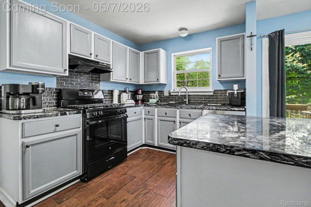 7843 Briarbrook Drive, Ypsilanti Charter Township, MI 48197