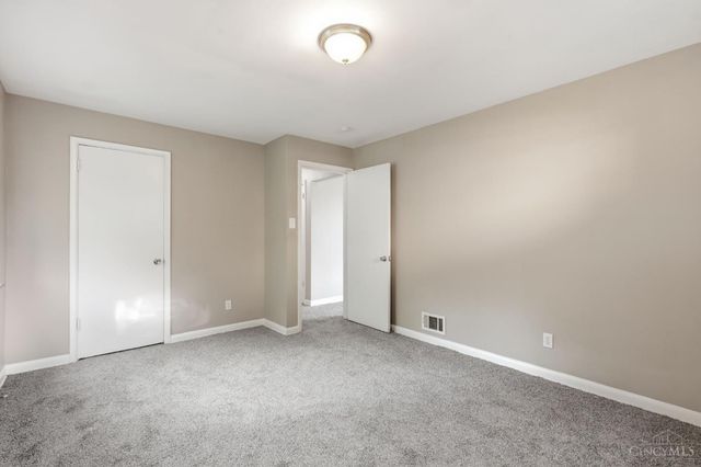 1694 Ashbrook Drive, Cincinnati, OH 45238