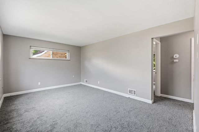 1694 Ashbrook Drive, Cincinnati, OH 45238