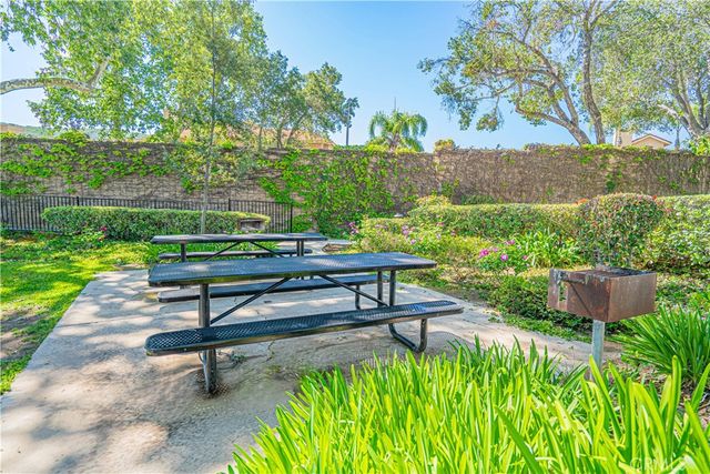 4797 Taranto, Oak Park, CA 91377