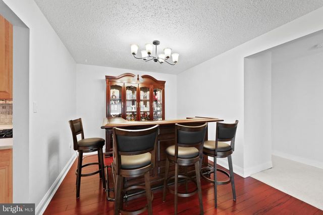 4 CASTLE CT, Bordentown, NJ 08620