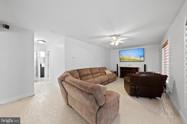 4 CASTLE CT, Bordentown, NJ 08620