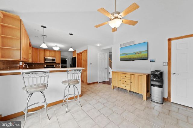 4 CASTLE CT, Bordentown, NJ 08620