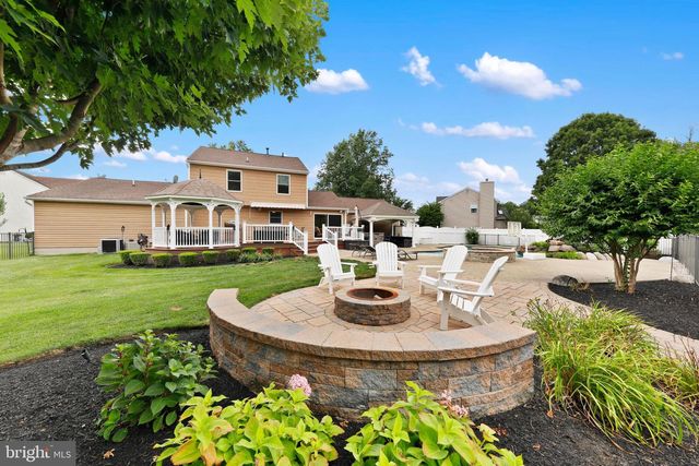 4 CASTLE CT, Bordentown, NJ 08620