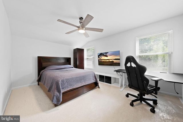 4 CASTLE CT, Bordentown, NJ 08620