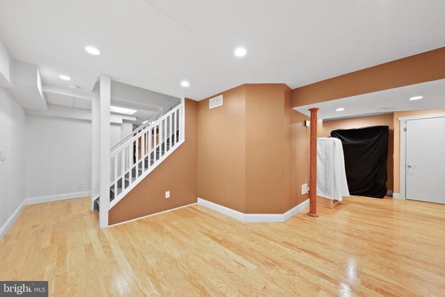 4 CASTLE CT, Bordentown, NJ 08620