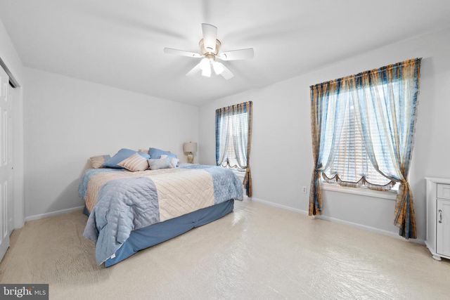 4 CASTLE CT, Bordentown, NJ 08620