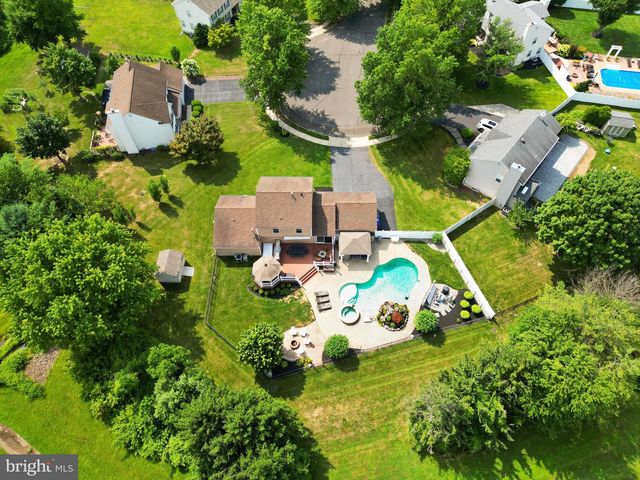 4 CASTLE CT, Bordentown, NJ 08620
