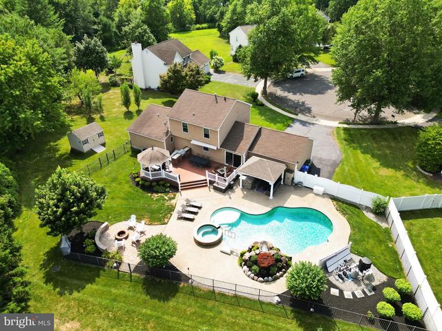4 CASTLE CT, Bordentown, NJ 08620
