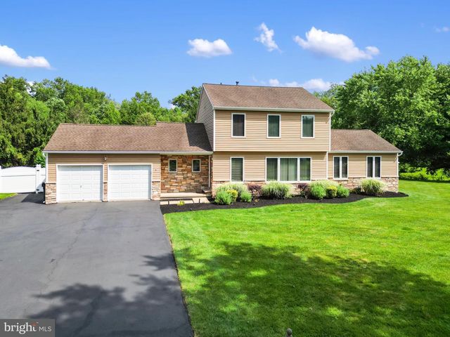 4 CASTLE CT, Bordentown, NJ 08620