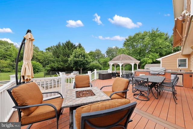 4 CASTLE CT, Bordentown, NJ 08620