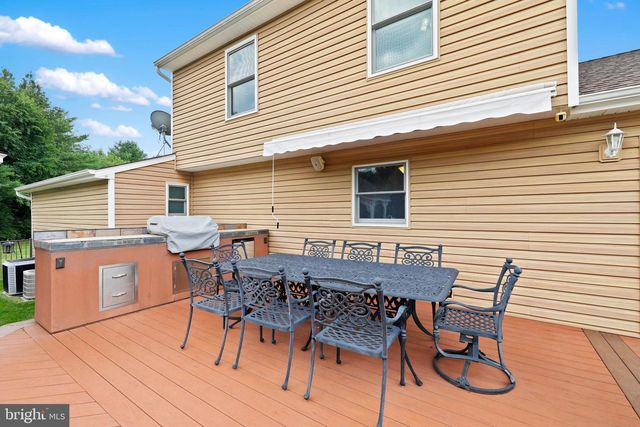 4 CASTLE CT, Bordentown, NJ 08620