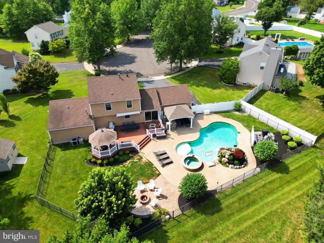 4 CASTLE CT, Bordentown, NJ 08620