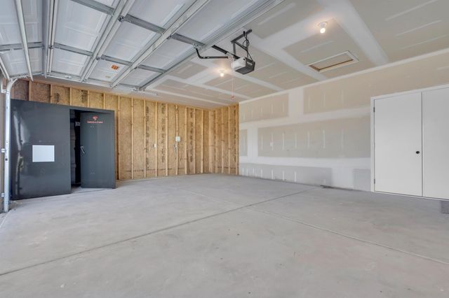 3139 E Highridge Ct, Park City, KS 67219