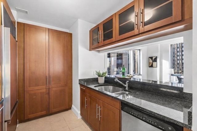 1 Charles St S 6-A, Boston, MA 02116