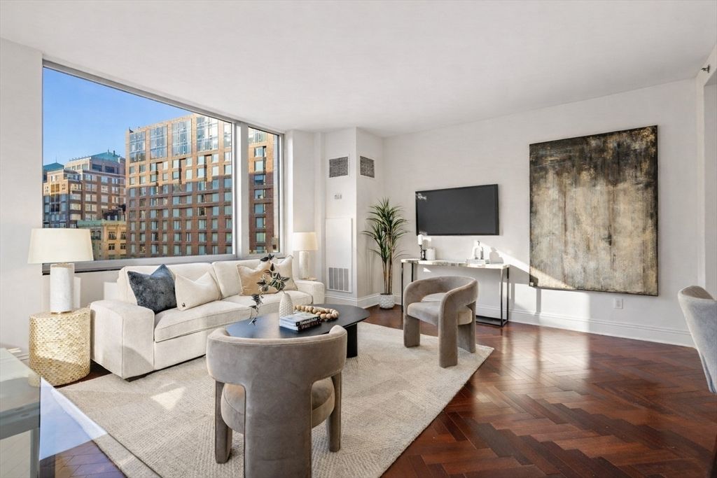 1 Charles St S 6-A, Boston, MA 02116