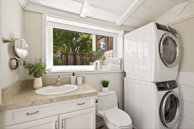 1315 James Avenue, Redwood City, CA 94062