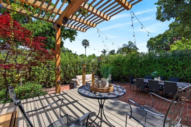 1315 James Avenue, Redwood City, CA 94062