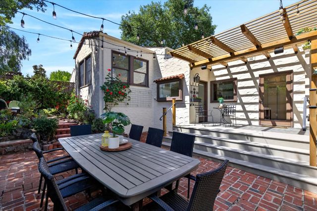 1315 James Avenue, Redwood City, CA 94062