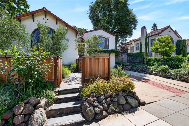 1315 James Avenue, Redwood City, CA 94062