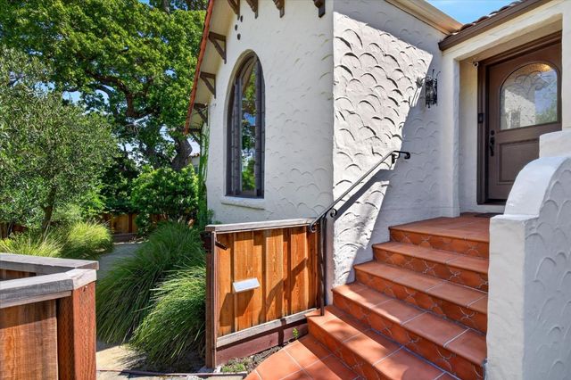 1315 James Avenue, Redwood City, CA 94062