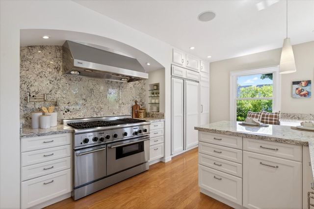 1315 James Avenue, Redwood City, CA 94062