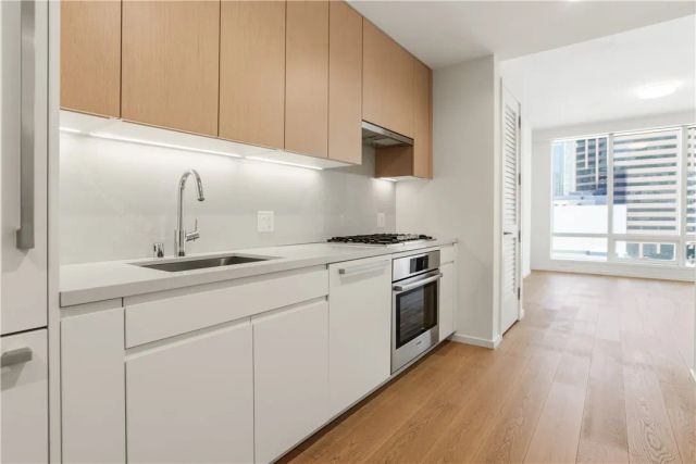 877 S Francisco Street 717, Los Angeles, CA 90017