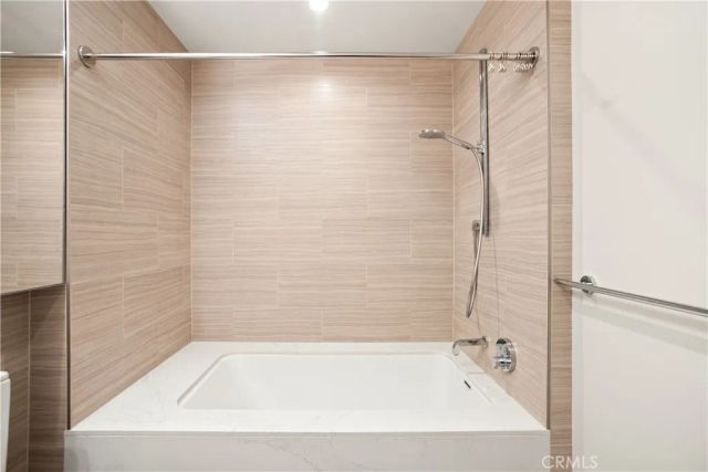 877 S Francisco Street 717, Los Angeles, CA 90017