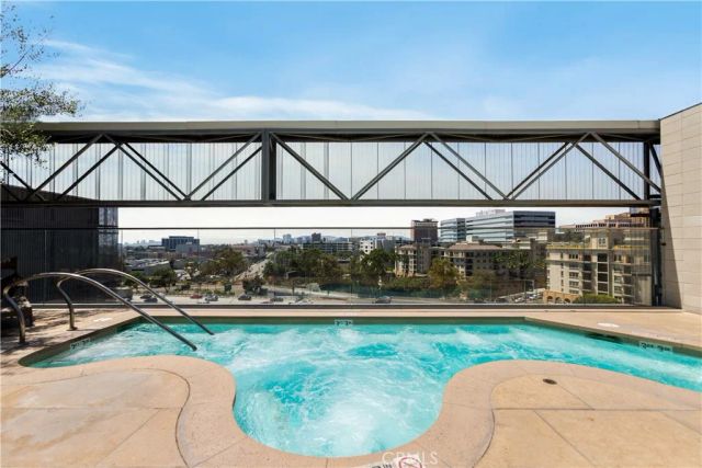 877 S Francisco Street 717, Los Angeles, CA 90017
