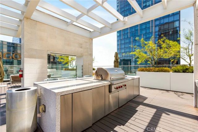 877 S Francisco Street 717, Los Angeles, CA 90017