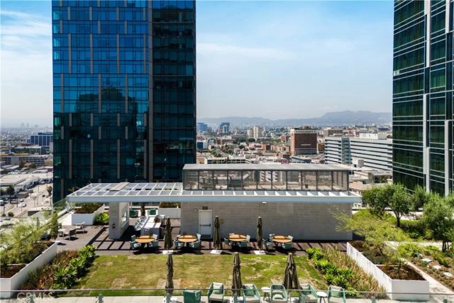 877 S Francisco Street 717, Los Angeles, CA 90017