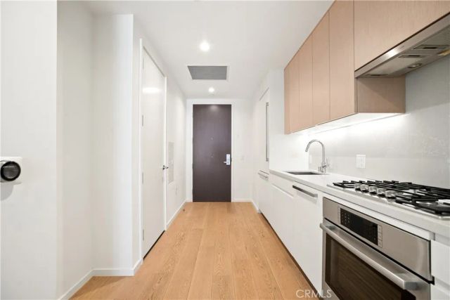 877 S Francisco Street 717, Los Angeles, CA 90017