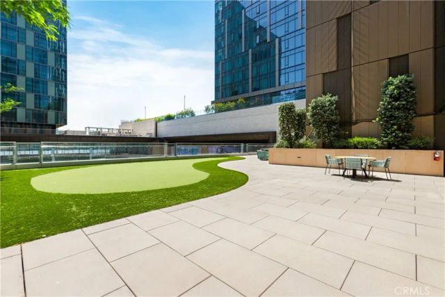 877 S Francisco Street 717, Los Angeles, CA 90017