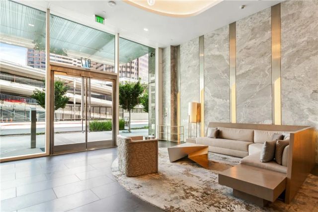 877 S Francisco Street 717, Los Angeles, CA 90017