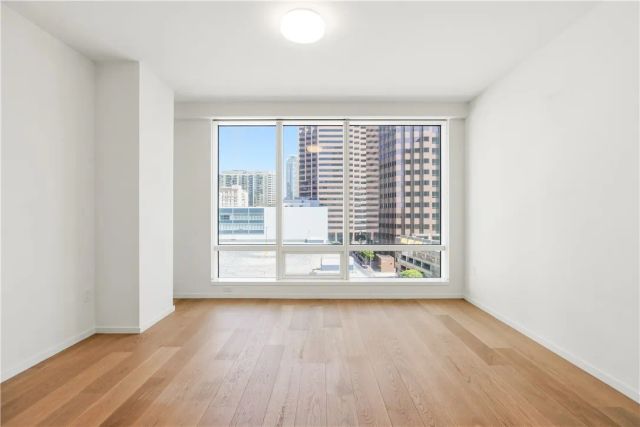 877 S Francisco Street 717, Los Angeles, CA 90017