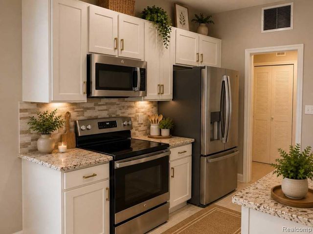 54601 Monarch Drive, Shelby Twp, MI 48316