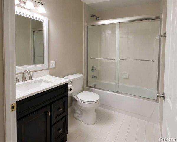 54601 Monarch Drive, Shelby Twp, MI 48316